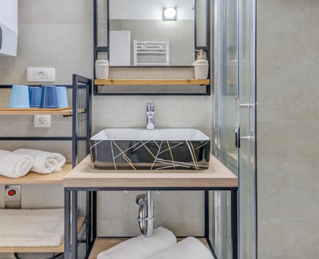 Family Bliss Central Apartment