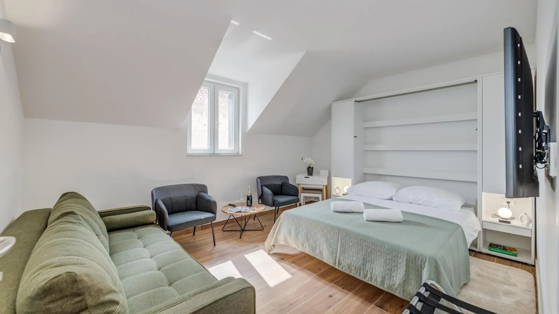 Family Bliss Central Apartment 0*, Split Croatia