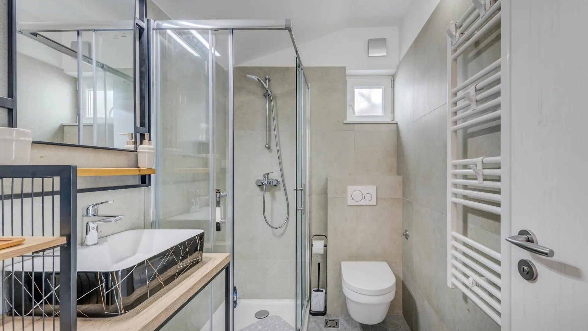 Family Bliss Central Apartment 0*, Split