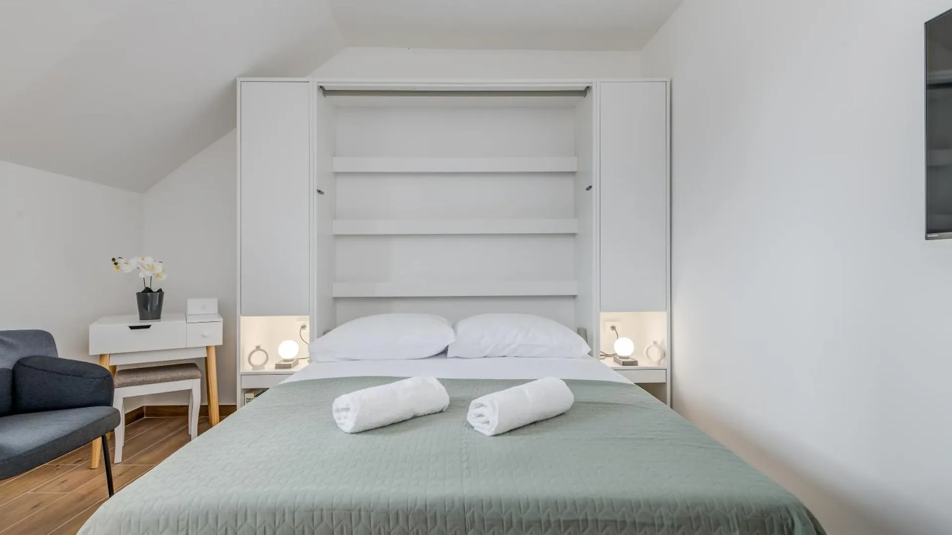 Family Bliss Central Apartment 0*, Split