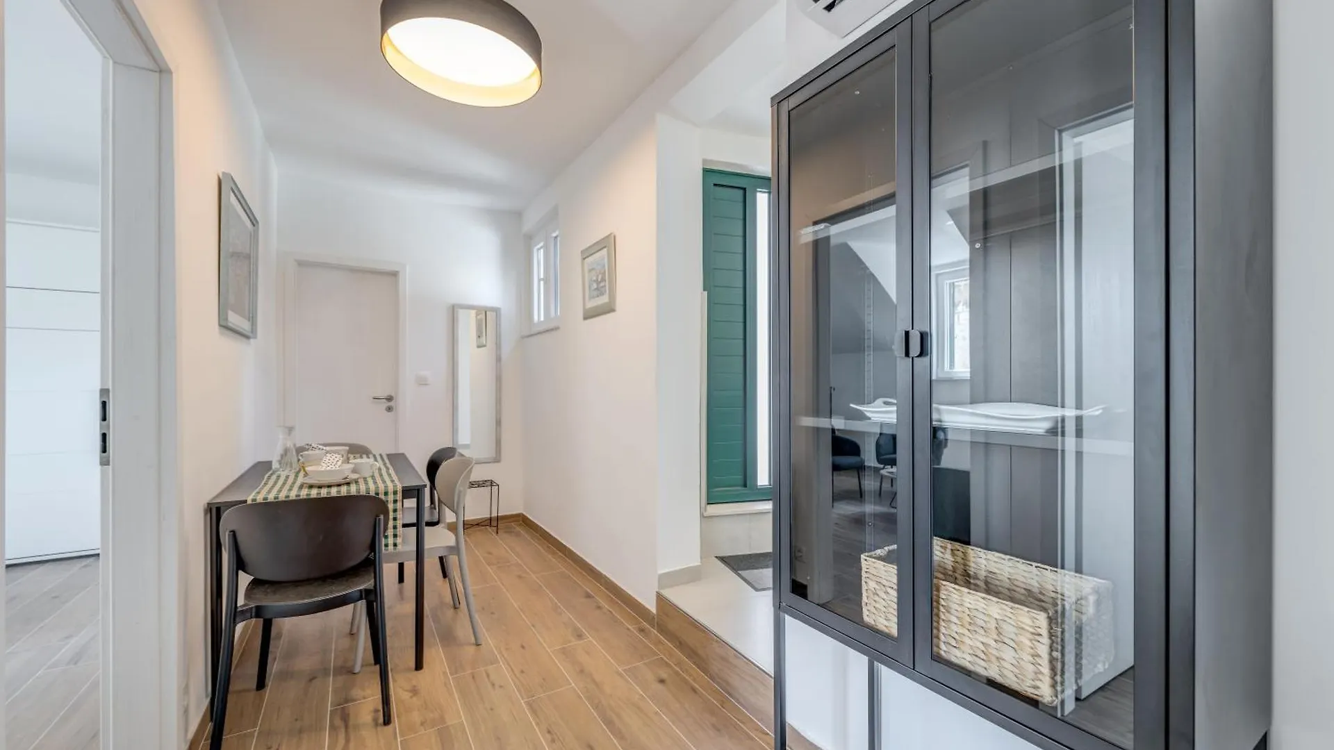 Family Bliss Central Apartment Split