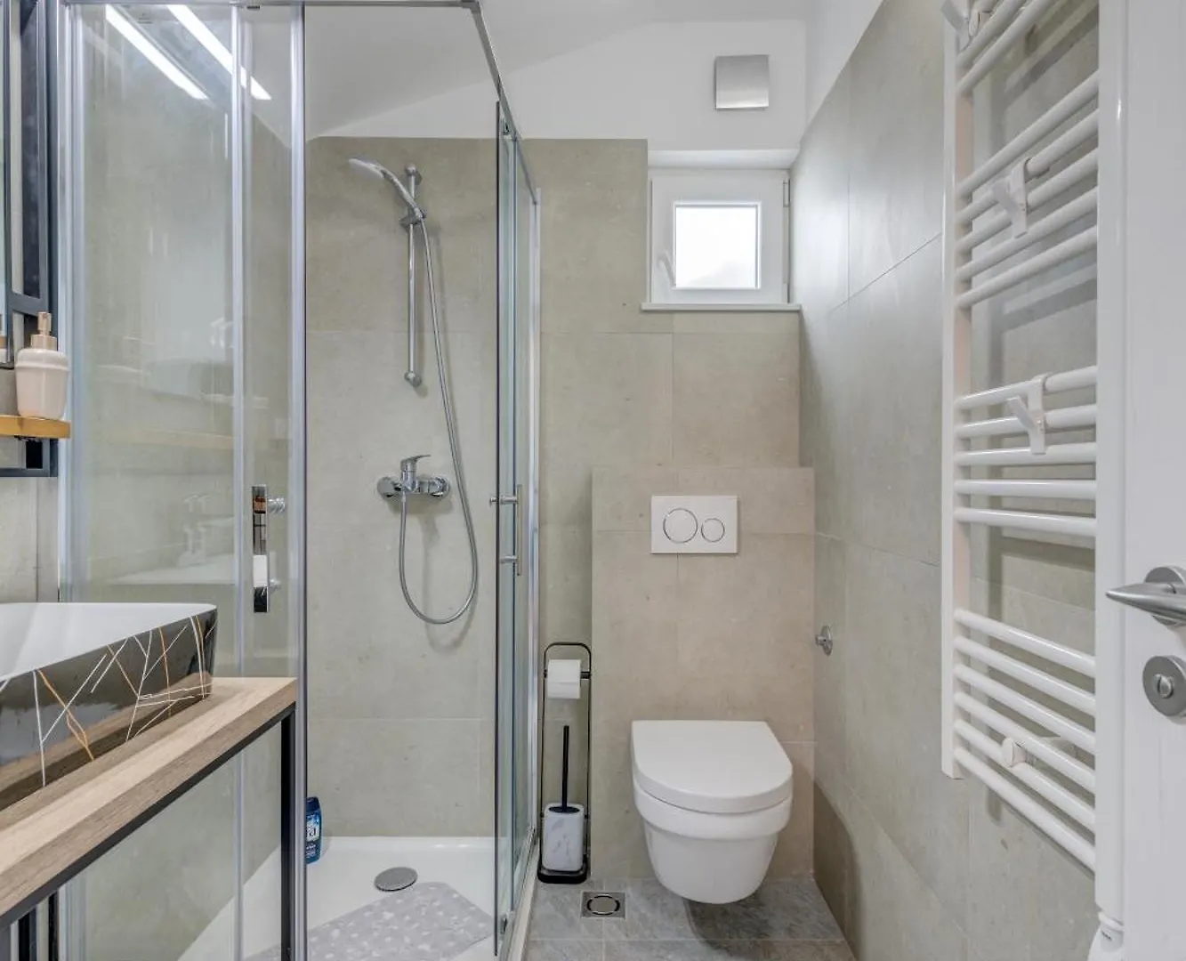 Family Bliss Central Apartment Split