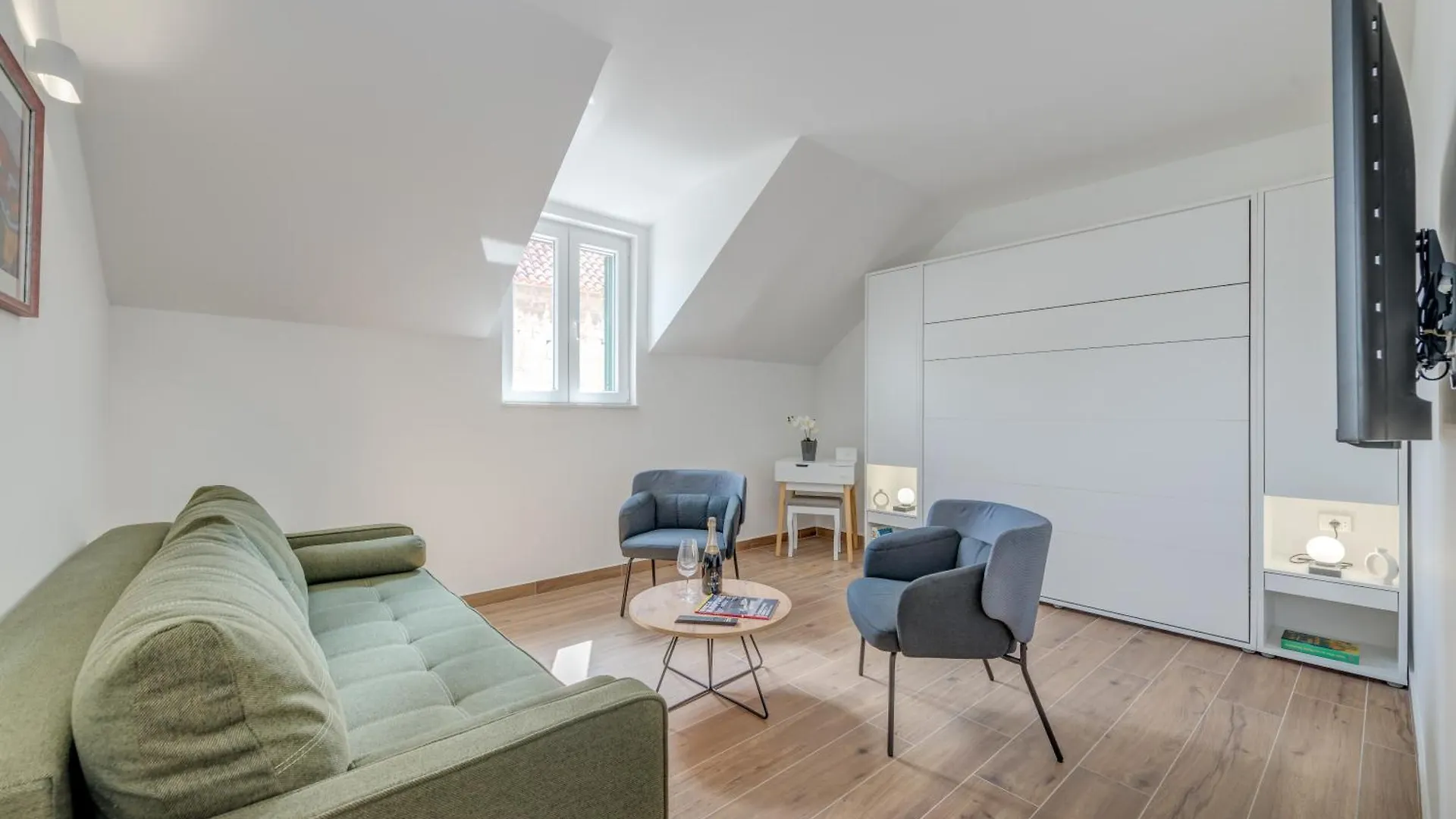 Family Bliss Central Apartment Split