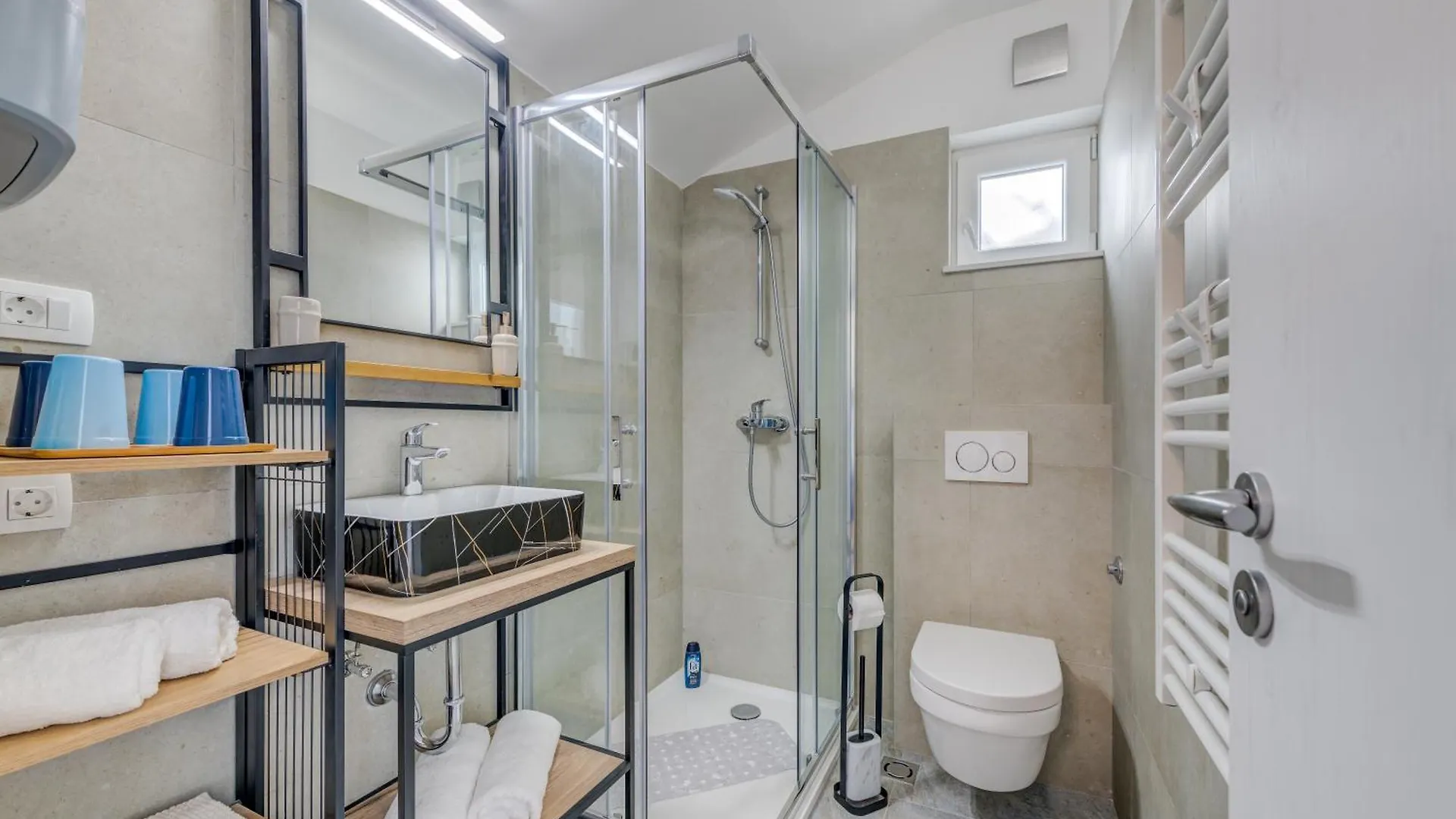 Family Bliss Central Apartment Split