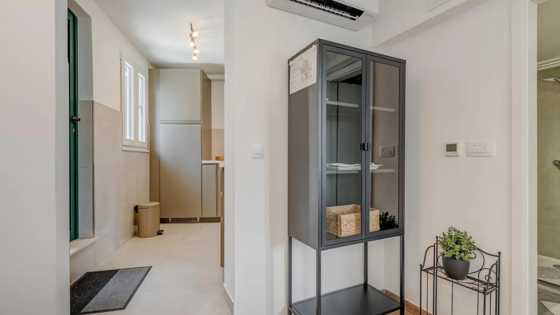 Family Bliss Central Apartment Split
