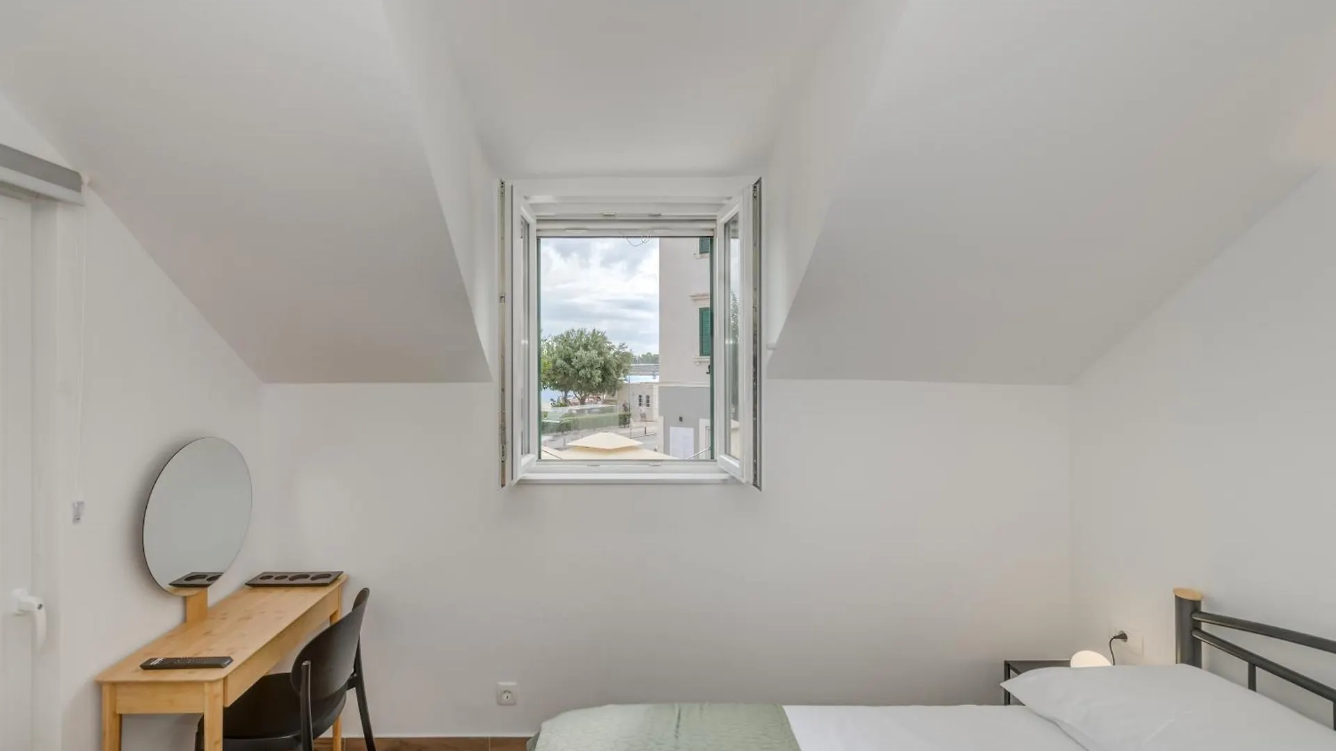 Family Bliss Central Apartment Split