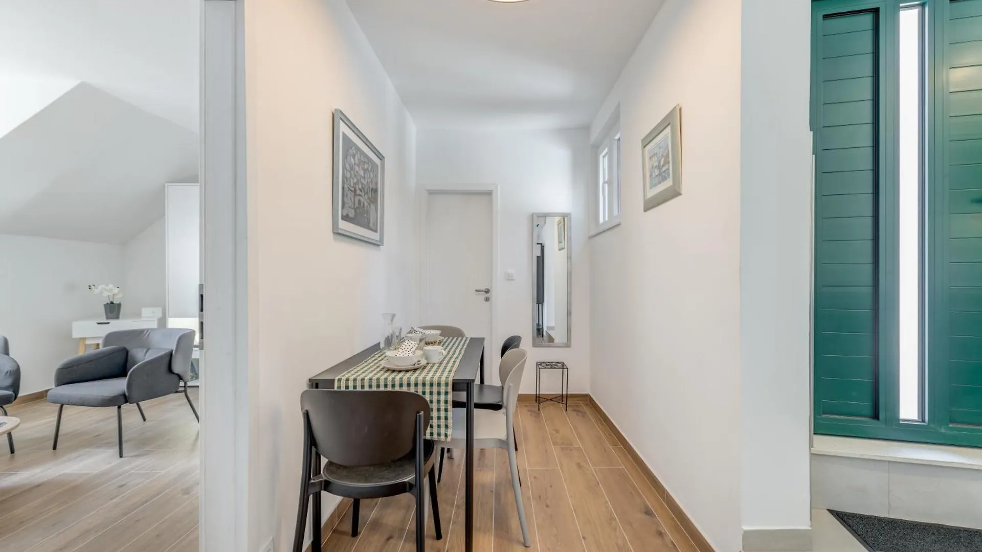 Family Bliss Central Apartment Split