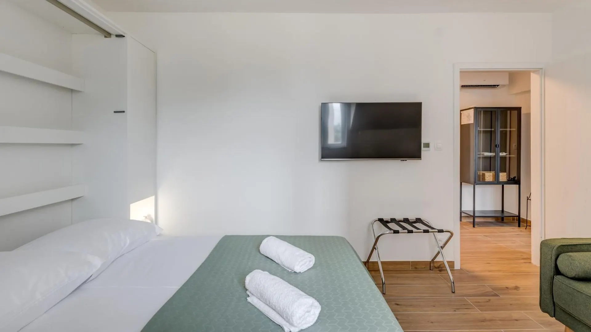 Family Bliss Central Apartment Split