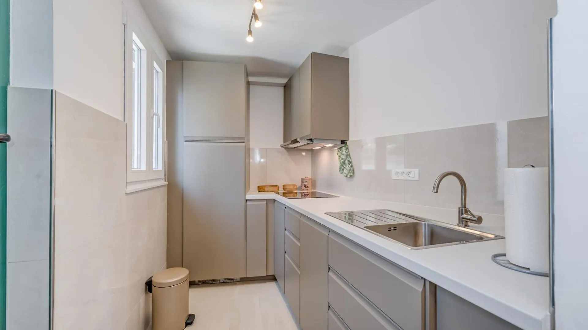 Family Bliss Central Apartment Split
