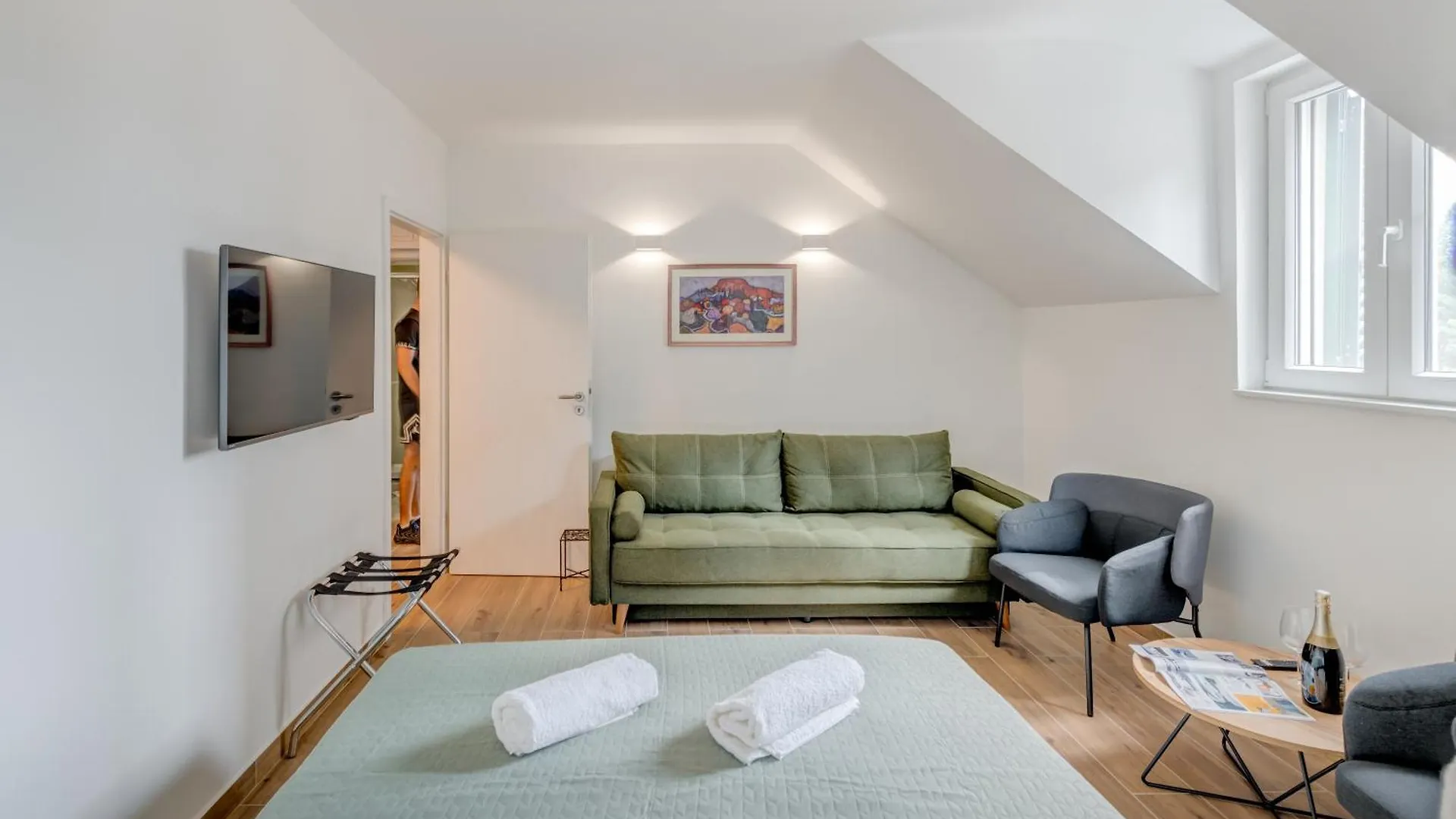 Family Bliss Central Apartment Split